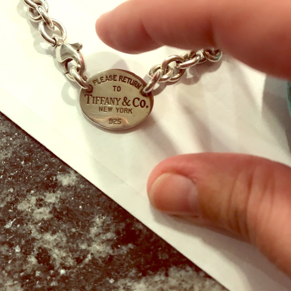 Return to Tiffany’s oval necklace